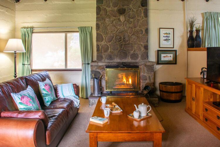 Lolambazo Country House & Cottage - Giants Castle Drakensberg Mahlutshini エクステリア 写真